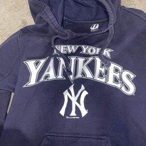 YANKEES SWEATSHIRT